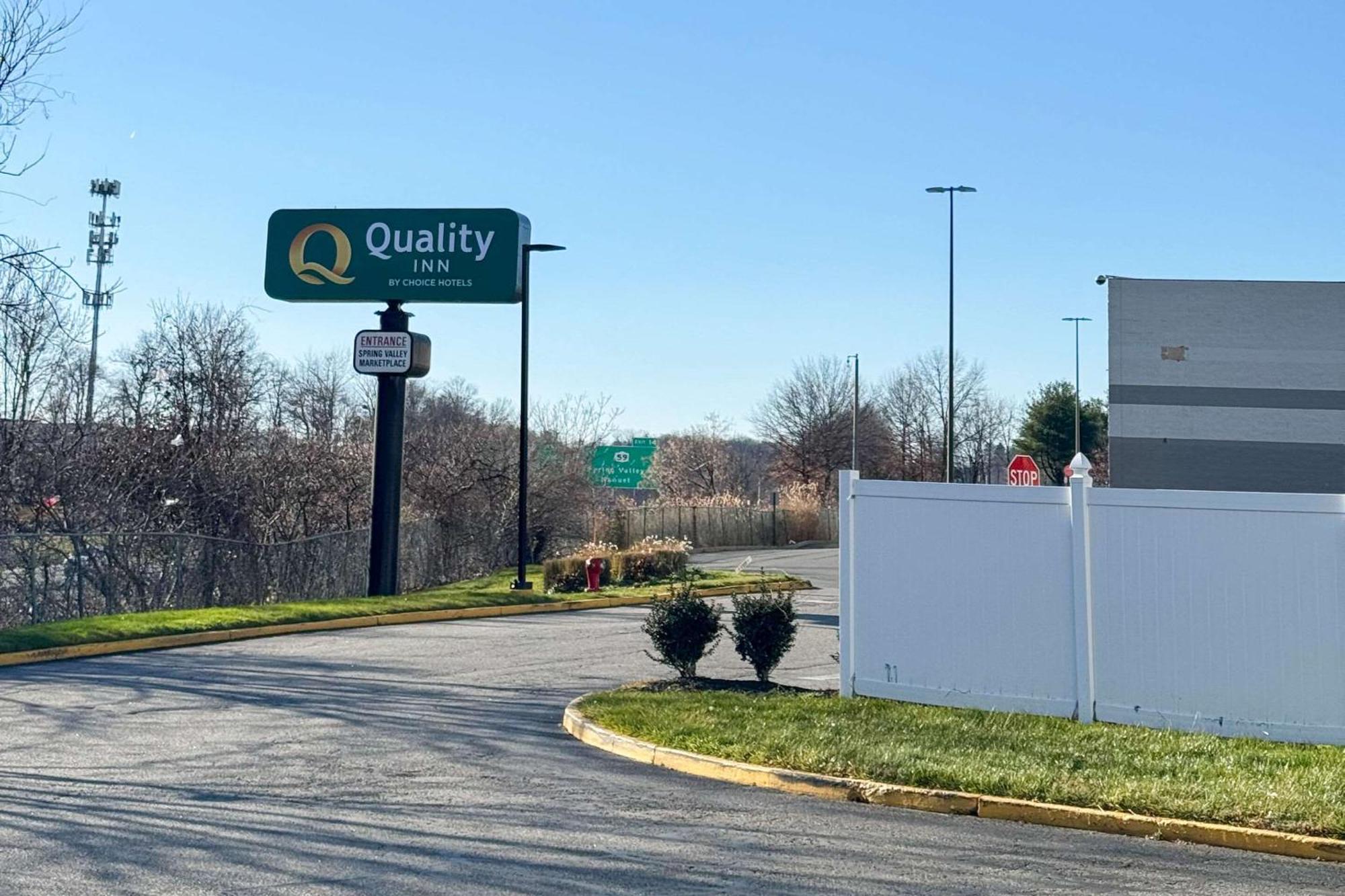 Quality Inn Spring Valley - Nanuet Εξωτερικό φωτογραφία